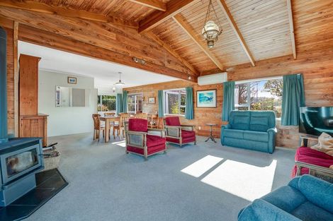 Photo of property in 1 Hinemoa Place, Snells Beach, 0920