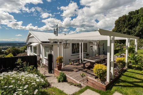 Photo of property in 134 Hackthorne Road, Cashmere, Christchurch, 8022