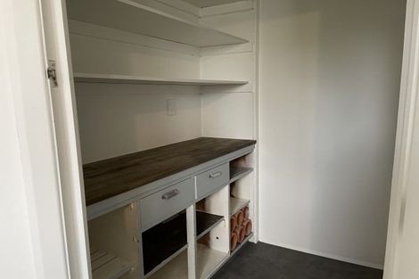 Photo of property in 15 Botanical Road, Takaro, Palmerston North, 4412