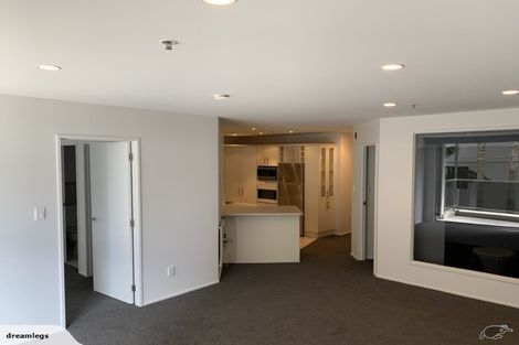 Photo of property in 1e/175 Hurstmere Road, Takapuna, Auckland, 0622