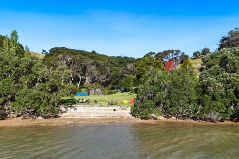 Photo of property in 206 Aucks Road, Okiato, Russell, 0272