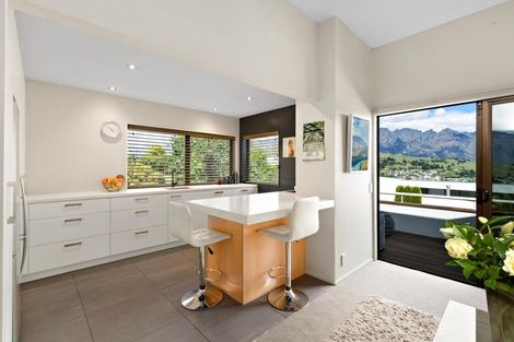 Photo of property in 82 Panorama Terrace, Queenstown, 9300