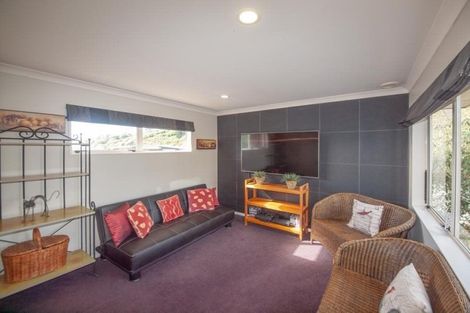 Photo of property in 6 Halewood Grove, Churton Park, Wellington, 6037