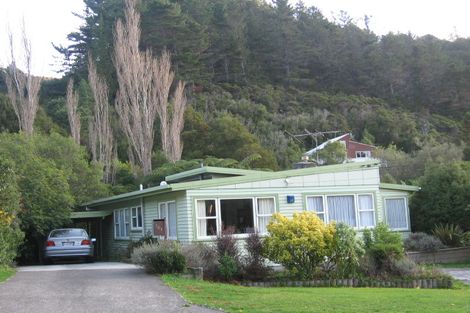 Photo of property in 506 Stokes Valley Road, Stokes Valley, Lower Hutt, 5019