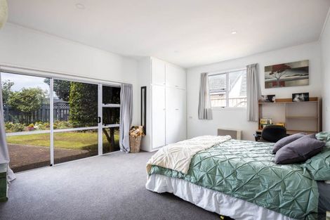 Photo of property in 10 Wallath Road, Westown, New Plymouth, 4310