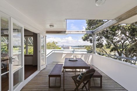 Photo of property in 35 Kawerau Avenue, Devonport, Auckland, 0624