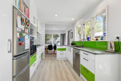 Photo of property in 3 Ruru Crescent, Heretaunga, Upper Hutt, 5018