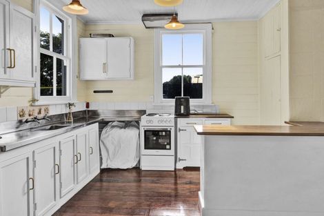 Photo of property in 73 Ngatai Street, Manaia, 4612