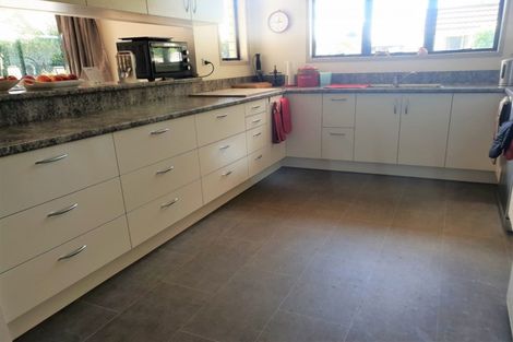 Photo of property in 12 Smith Street, Dannevirke, 4930