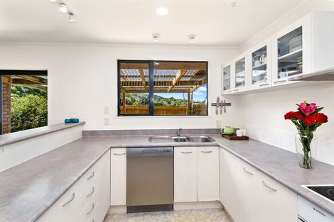 Photo of property in 10a Park Avenue, Tawa, Wellington, 5028
