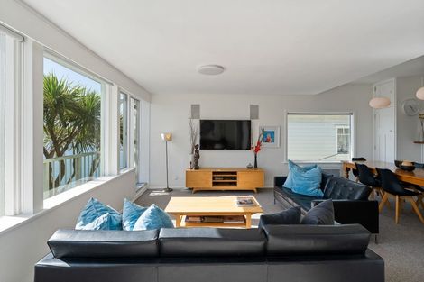 Photo of property in 37 The Crescent, Roseneath, Wellington, 6011