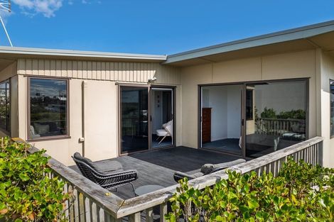Photo of property in 1009 Papamoa Beach Road, Papamoa Beach, Papamoa, 3118