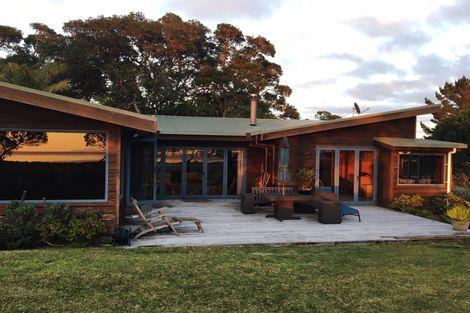 Photo of property in 679 Cove Road, Waipu, 0582