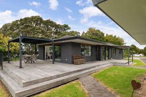 Photo of property in 37 Pohutukawa Drive, Athenree, Katikati, 3177