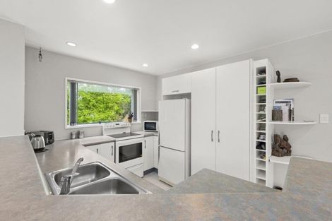 Photo of property in 2/284 Sunset Road, Windsor Park, Auckland, 0632