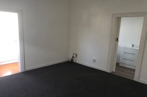Photo of property in 130 Brougham Street, Mount Victoria, Wellington, 6011