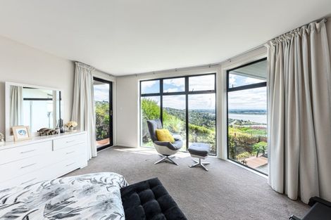 Photo of property in 9 Inverness Lane, Redcliffs, Christchurch, 8081