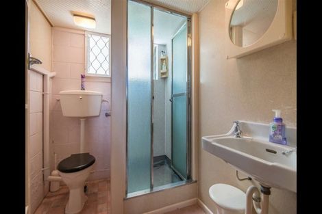 Photo of property in 21 Montana Avenue, Murrays Bay, Auckland, 0630