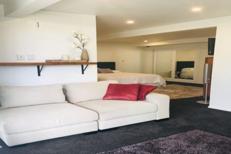 Photo of property in 15 Trinidad Crescent, Grenada Village, Wellington, 6037