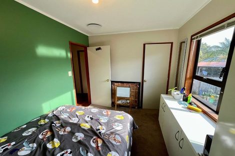 Photo of property in 2/11 Firle Place, Green Bay, Auckland, 0604