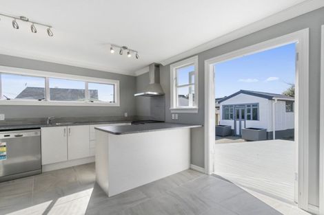 Photo of property in 79 Waddington Drive, Naenae, Lower Hutt, 5011