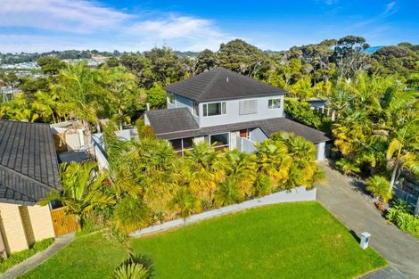 Photo of property in 38 Kittiwake Drive, Schnapper Rock, Auckland, 0632