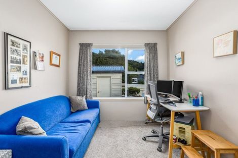 Photo of property in 11 Gardiner Grove, Wainuiomata, Lower Hutt, 5014