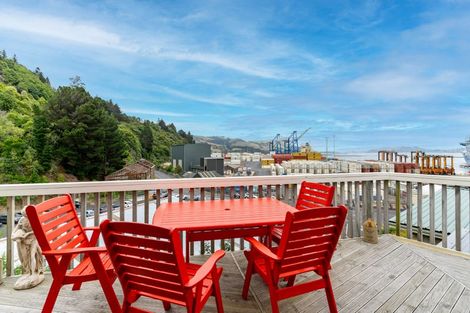 Photo of property in 18 Mount Street, Port Chalmers, 9023