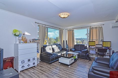 Photo of property in 7 Kelman Road, Kelston, Auckland, 0602