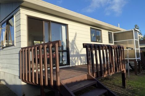 Photo of property in 2/11 Etherton Drive, Weymouth, Auckland, 2103