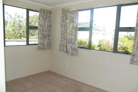 Photo of property in 2 Park Avenue, Titahi Bay, Porirua, 5022