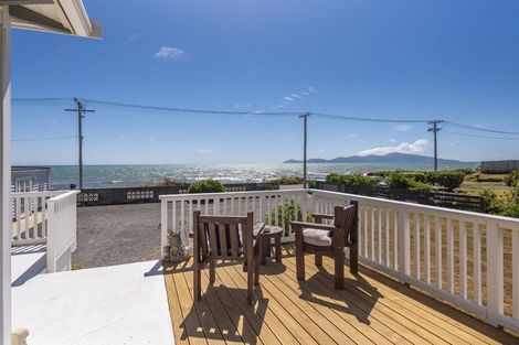 Photo of property in 60 The Parade, Paekakariki, 5034