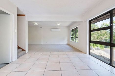 Photo of property in 13 Reynolds Place, Torbay, Auckland, 0630