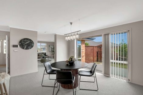 Photo of property in 11 Wai Place, One Tree Point, 0118