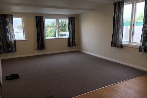 Photo of property in 94 Russell Terrace, Berhampore, Wellington, 6023