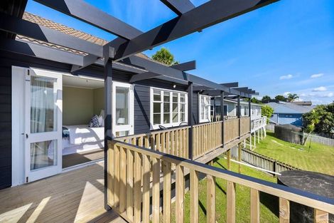 Photo of property in 52 Brightside Road, Stanmore Bay, Whangaparaoa, 0932