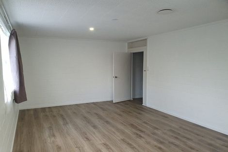 Photo of property in 2/5 Oates Road, Glen Eden, Auckland, 0602