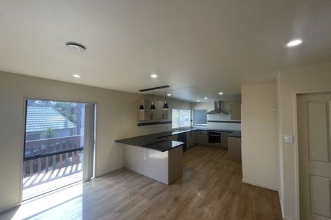 Photo of property in 8 Blethyn Place, Te Atatu South, Auckland, 0610