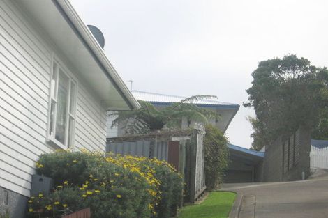 Photo of property in 24 Oakleigh Street, Maungaraki, Lower Hutt, 5010