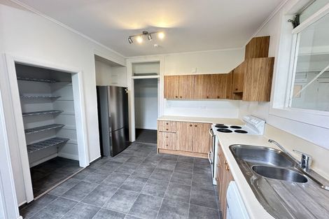 Photo of property in 34 Grove Road, Kelburn, Wellington, 6012