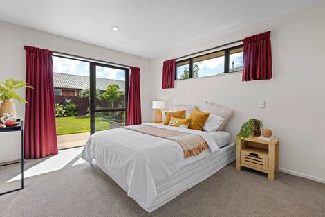 Photo of property in 15 Coolspring Way, Redwood, Christchurch, 8051