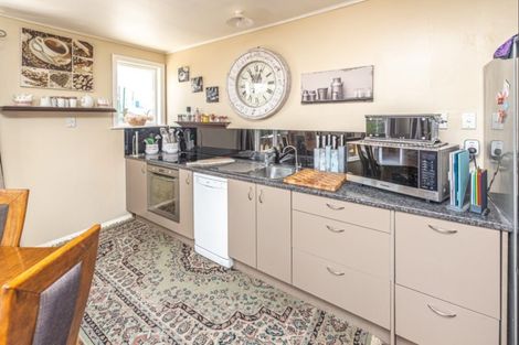 Photo of property in 52 Kowhai Street, Castlecliff, Whanganui, 4501