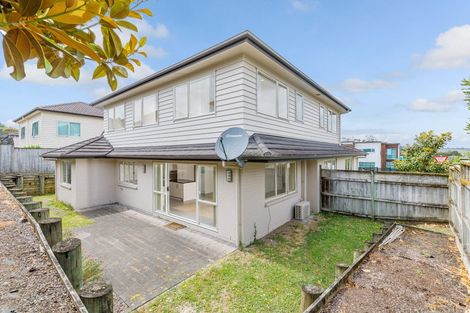 Photo of property in 22 Terrasini Drive, Flat Bush, Auckland, 2019
