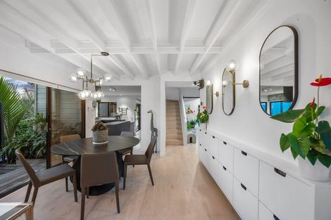 Photo of property in 9 Quebec Road, Milford, Auckland, 0620