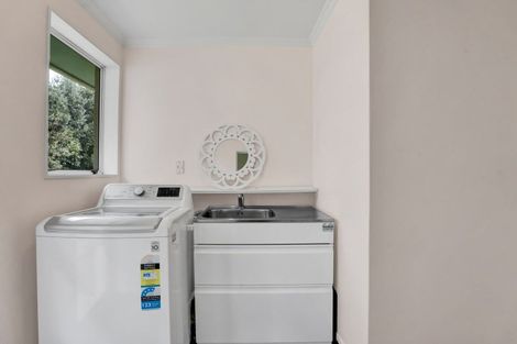 Photo of property in 14 Heaphy Road, Opunake, 4616