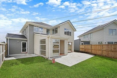 Photo of property in 28 Aeronautic Road, Takanini, 2112