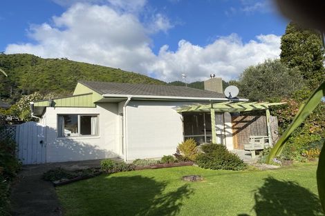 Photo of property in 15 Winara Avenue, Waikanae, 5036