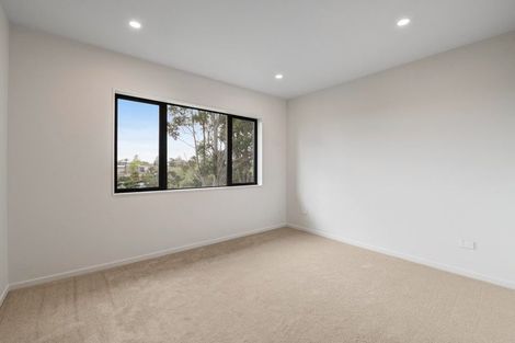 Photo of property in 34a Lorikeet Place, Unsworth Heights, Auckland, 0632