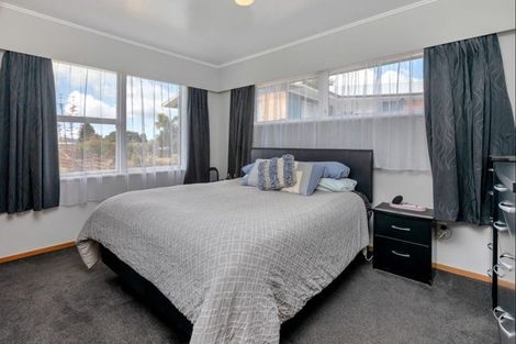Photo of property in 18 Parkland Crescent, Terrace End, Palmerston North, 4410