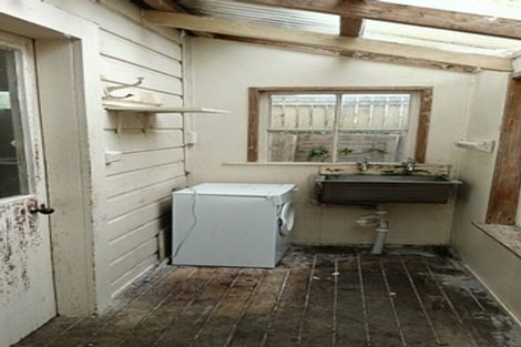 Photo of property in 28 Highbury Road, Highbury, Wellington, 6012